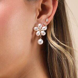 Lulus Cute Charmer Ivory Pearl Flower Earrings White